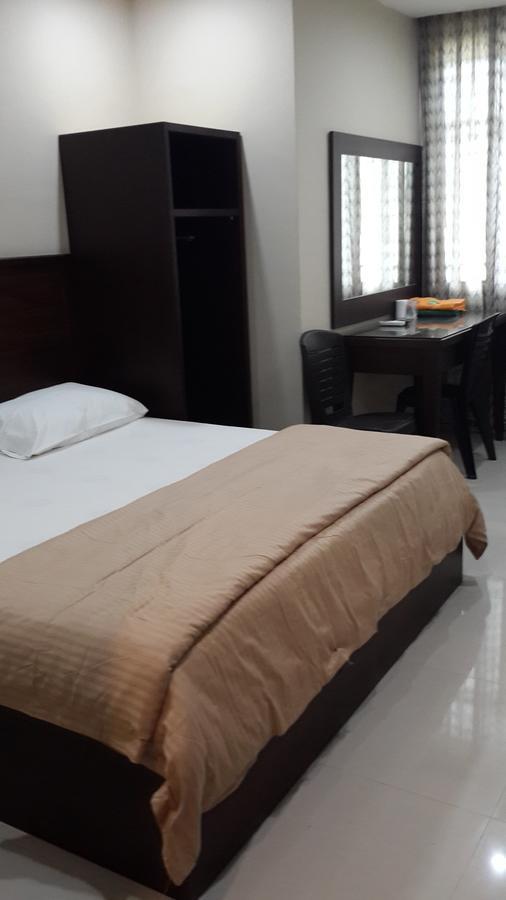 Leon Inn Jodoh Square Batam 外观 照片